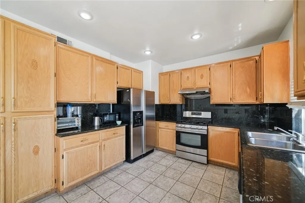 Orange, California 92869, United States, 3 Bedrooms Bedrooms, ,3 BathroomsBathrooms,Residential,Active,188507