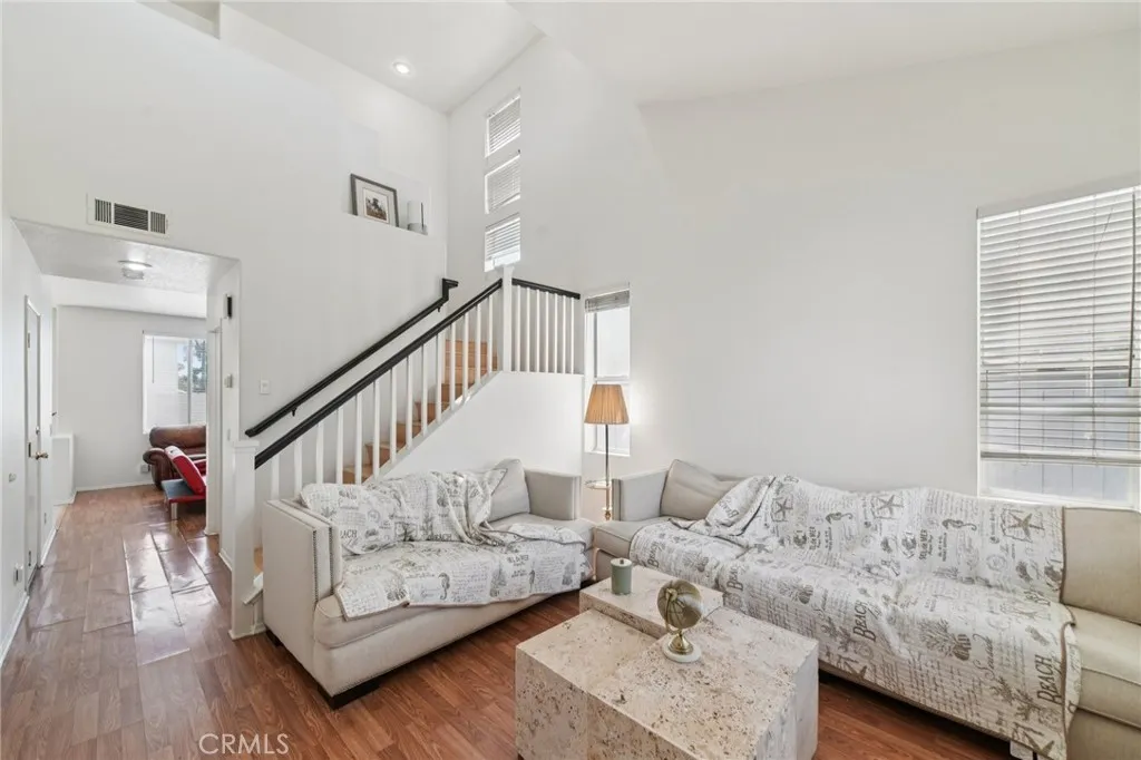 Orange, California 92869, United States, 3 Bedrooms Bedrooms, ,3 BathroomsBathrooms,Residential,Active,188507