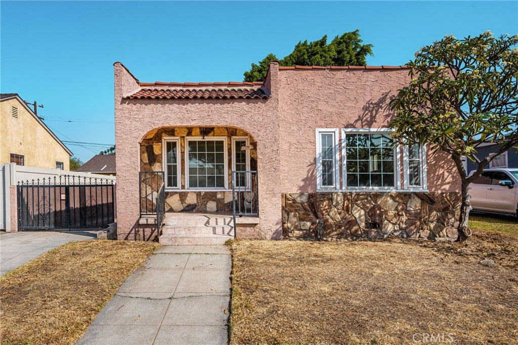 1820 W Colegrove