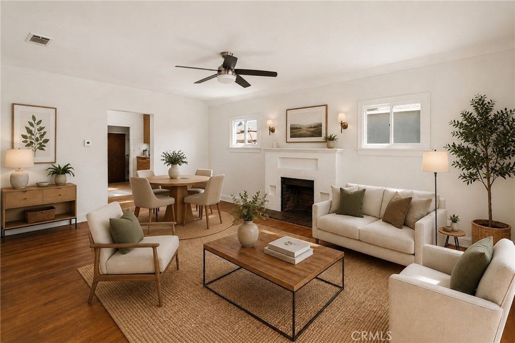 1820 W Colegrove