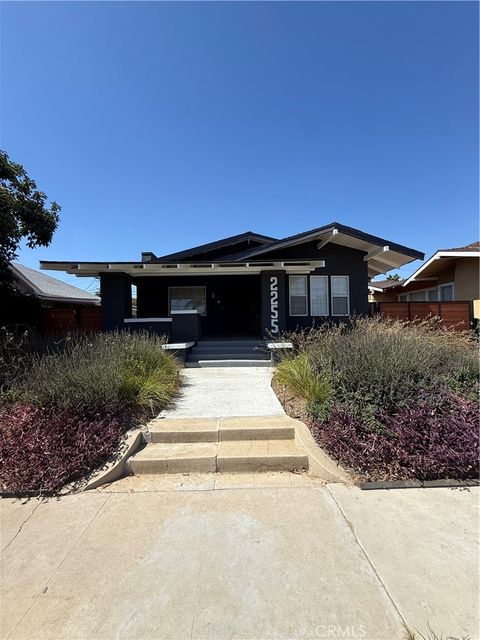 Photo of 2255 W 29th St ST, Los Angeles, CA 90018 (MLS # CV26162560)