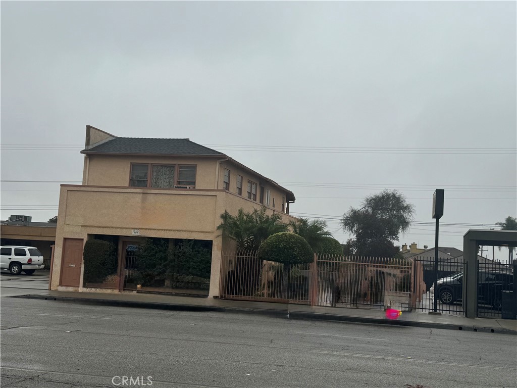 3527 W Beverly