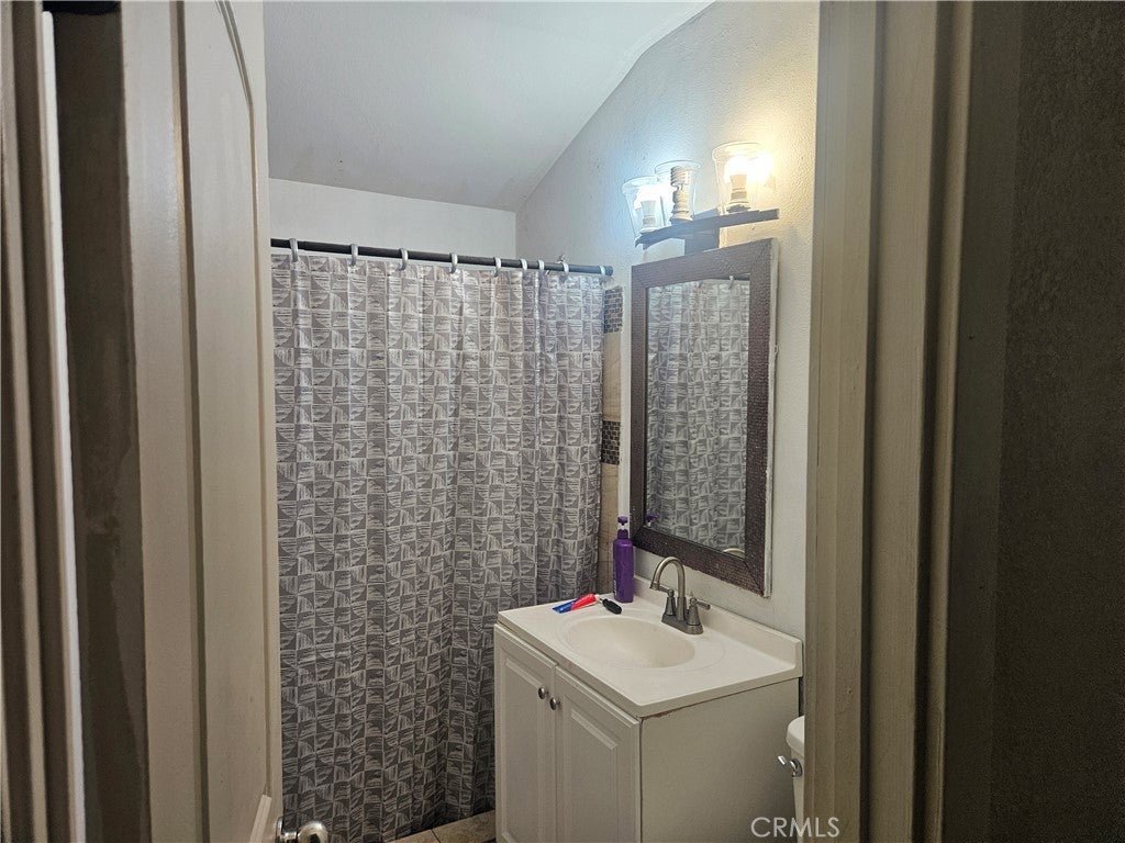 11313 E Avenue R8
