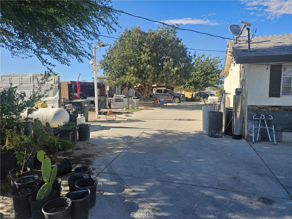 11313 E Avenue R8