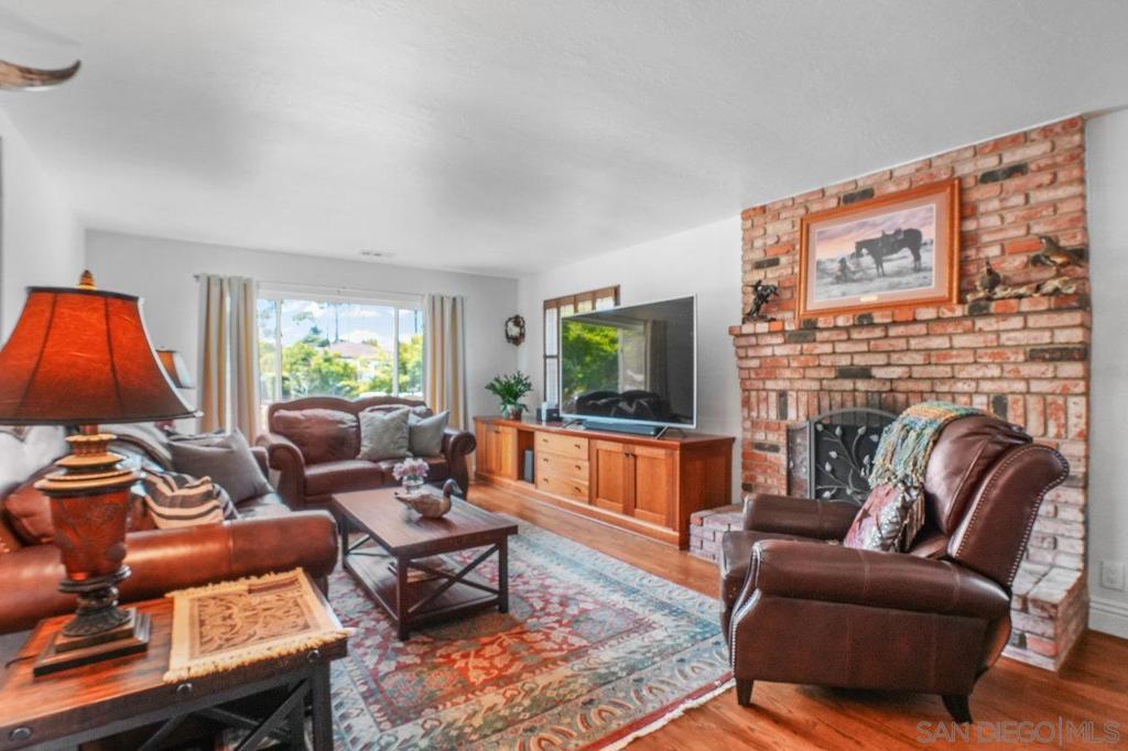 4386 Niagara Ave