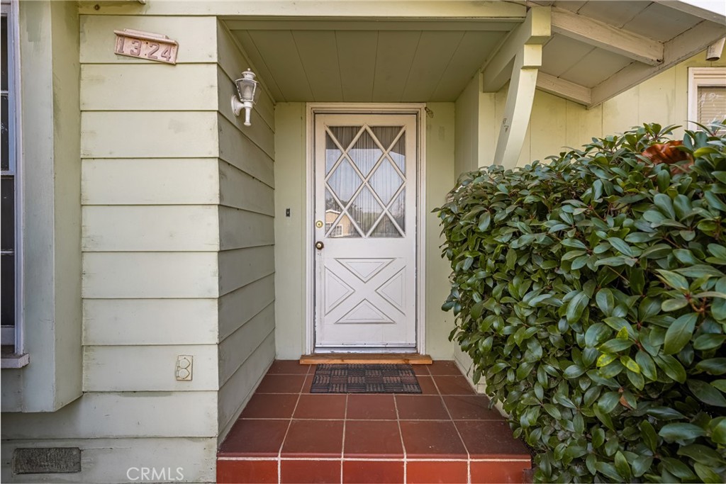 1324 E Lomita Avenue