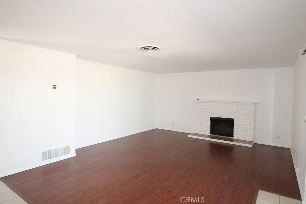 25626 Eaton