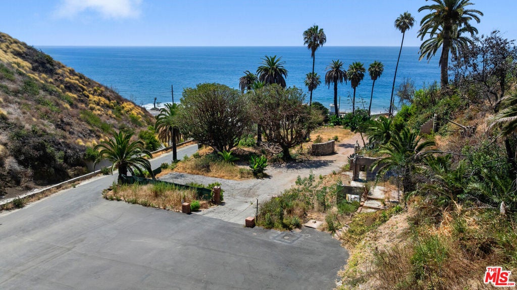 19355 Pacific Coast Highway