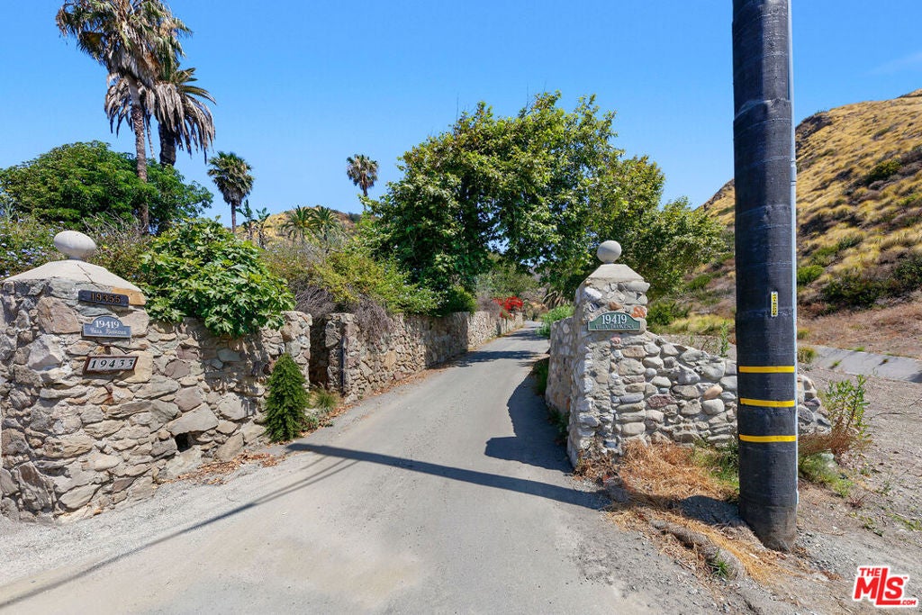 19355 Pacific Coast Highway