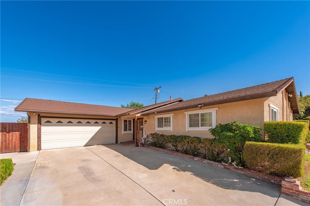 856 Moffatt Circle