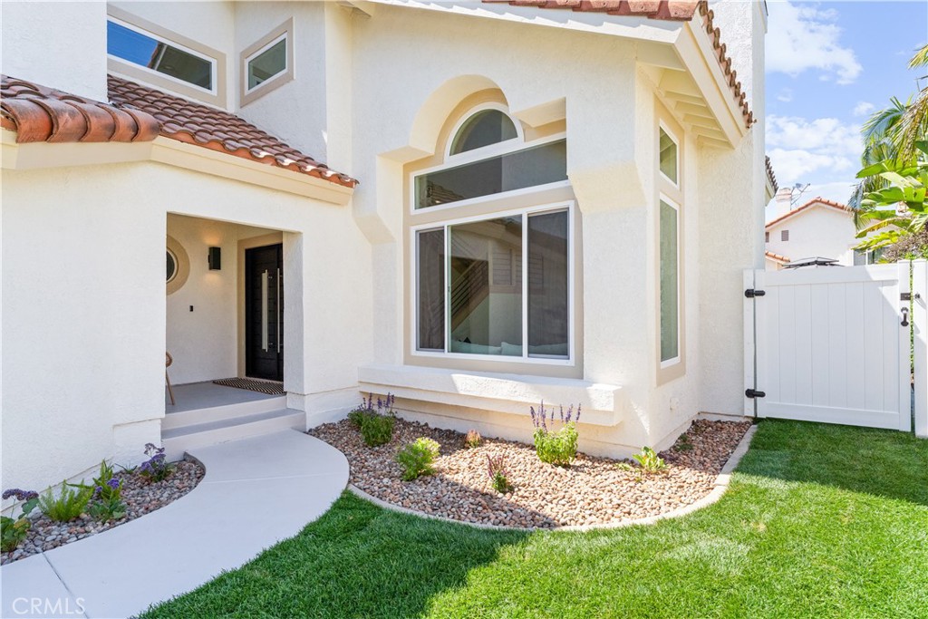 24876 Avenida Avalon