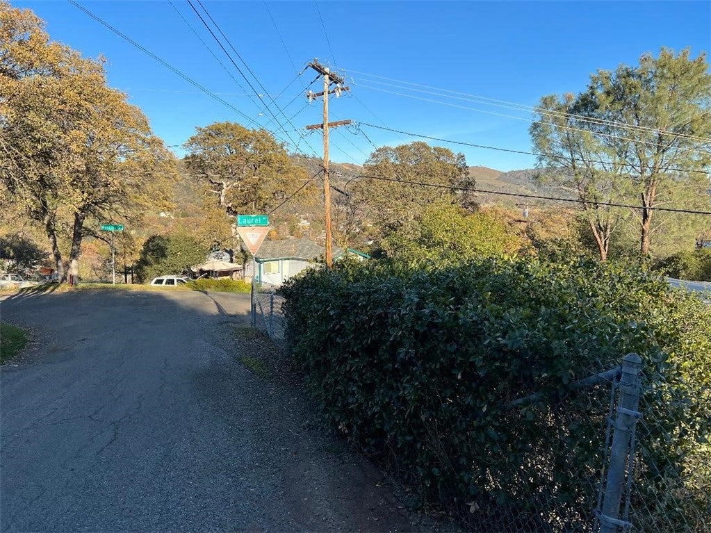 12332 Lakeview Drive