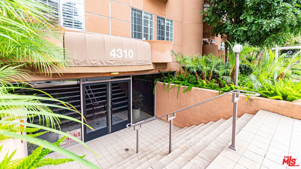 Photo of 4310 Cahuenga Boulevard #103, Toluca Lake, CA 91602 (MLS # 25623147)