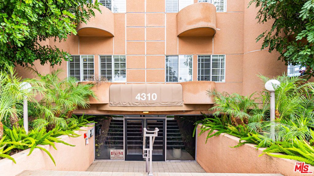 Photo of 4310 Cahuenga Boulevard #103, Toluca Lake, CA 91602 (MLS # 25623147)