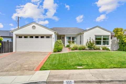 Photo of 511 Yale Drive, San Mateo, CA 94402 (MLS # ML82044348)