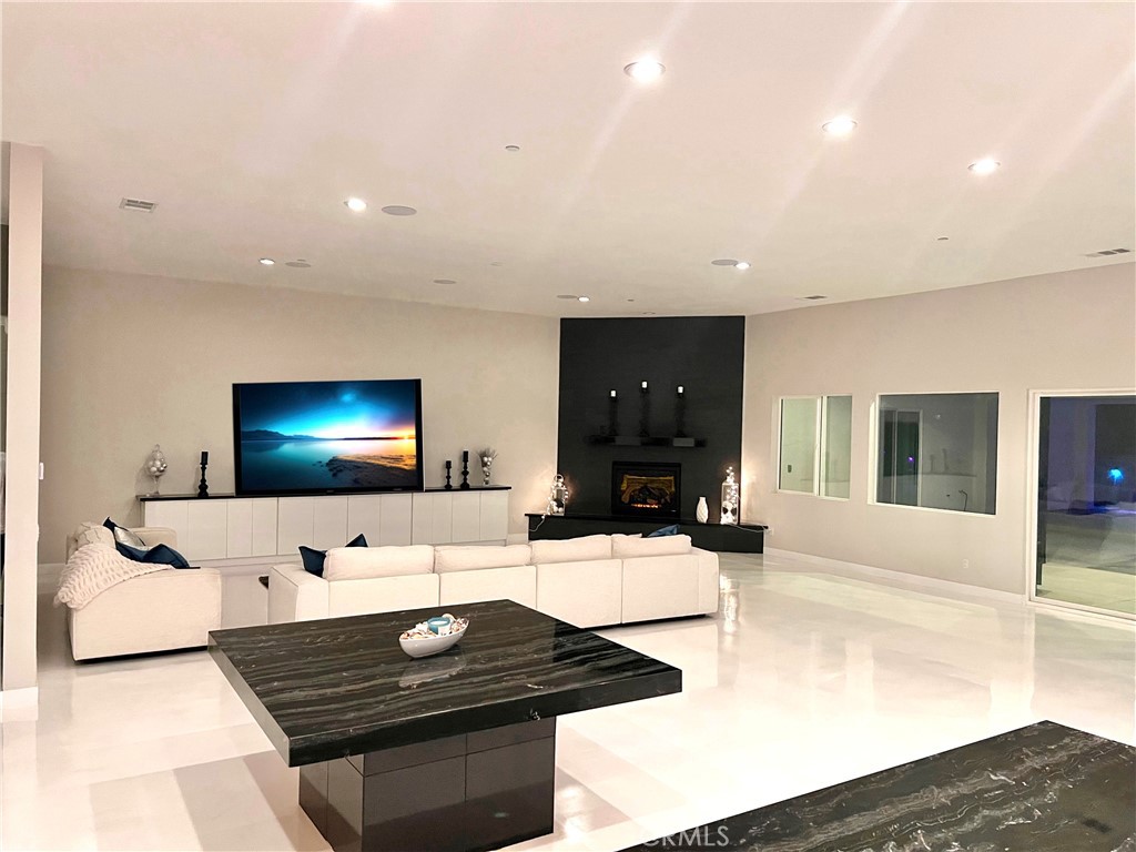 1204 Arbenz Circle