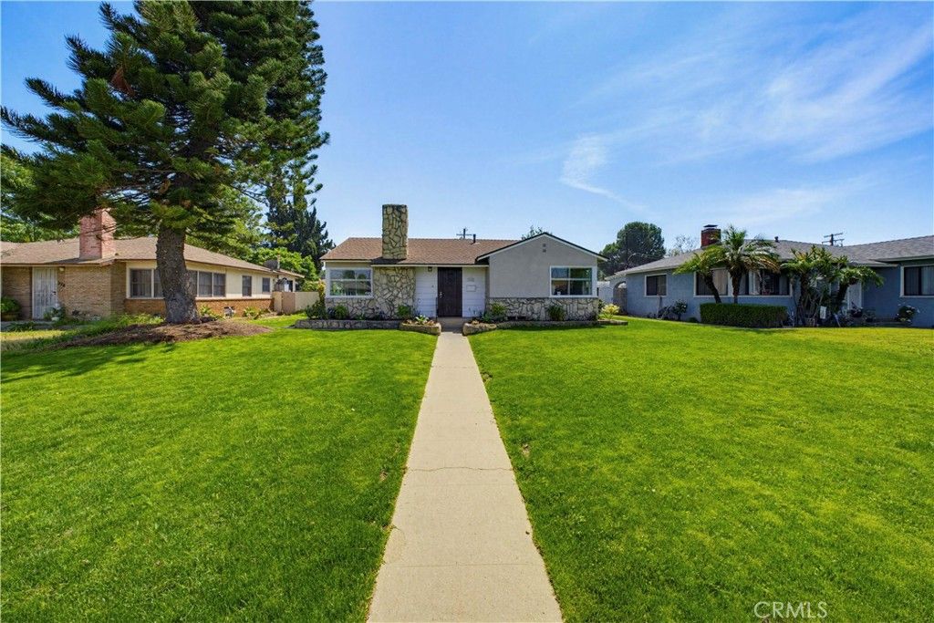 Photo of 368 E 231st St, Carson, CA 90745 (MLS # OC26059476)