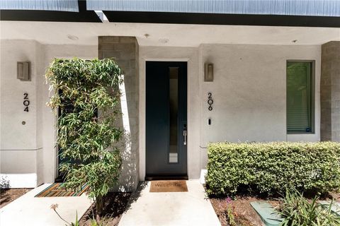 206 Alamo Court Long Beach CA 90802