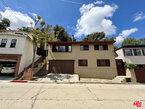 Photo of 6871 Pacific View Drive, Los Angeles, CA 90068 (MLS # 26671575)