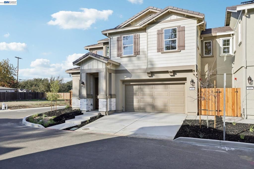 Photo of 121 Creek View Cir Cir, Fairfield, CA 94533 (MLS # 41131557)