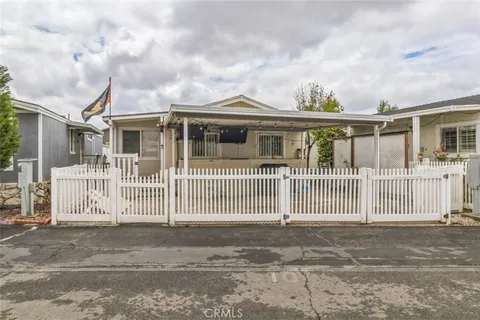 8221 Ilex Street Unit 10, Fontana, CA 92335 - MLS#: SR26040676