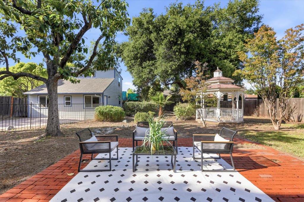 21075 Greenleaf Drive