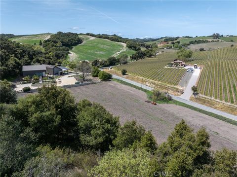 Tiny photo for 2925 Oakdale Road, Paso Robles, CA 93446 (MLS # NS25079946)