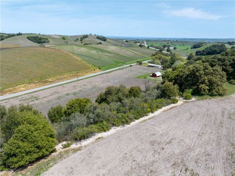 Tiny photo for 2925 Oakdale Road, Paso Robles, CA 93446 (MLS # NS25079946)