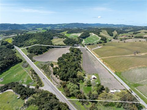Photo of 2925 Oakdale Road, Paso Robles, CA 93446 (MLS # NS25079946) Photo of 2925 Oakdale Road, Paso Robles, CA 93446 (MLS # NS25079946)