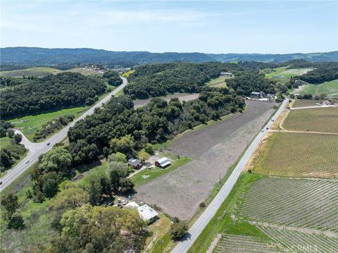 Tiny photo for 2925 Oakdale Road, Paso Robles, CA 93446 (MLS # NS25079946)
