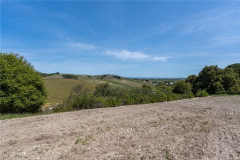 Tiny photo for 2925 Oakdale Road, Paso Robles, CA 93446 (MLS # NS25079946)