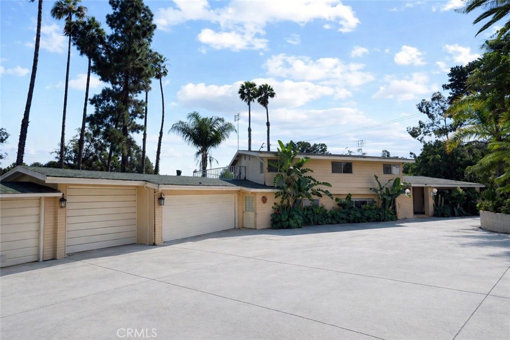 15 La Crescenta Drive