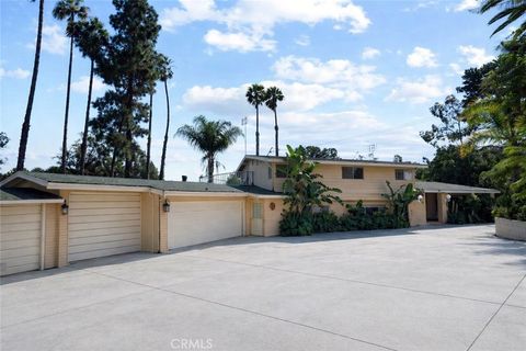 Photo of 15 La Crescenta Drive, Camarillo, CA 93010 (MLS # SR26076147)