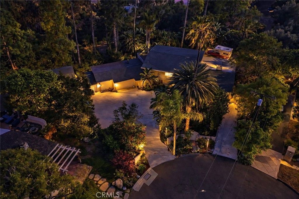 Photo of 15 La Crescenta Drive, Camarillo, CA 93010 (MLS # SR26076147)