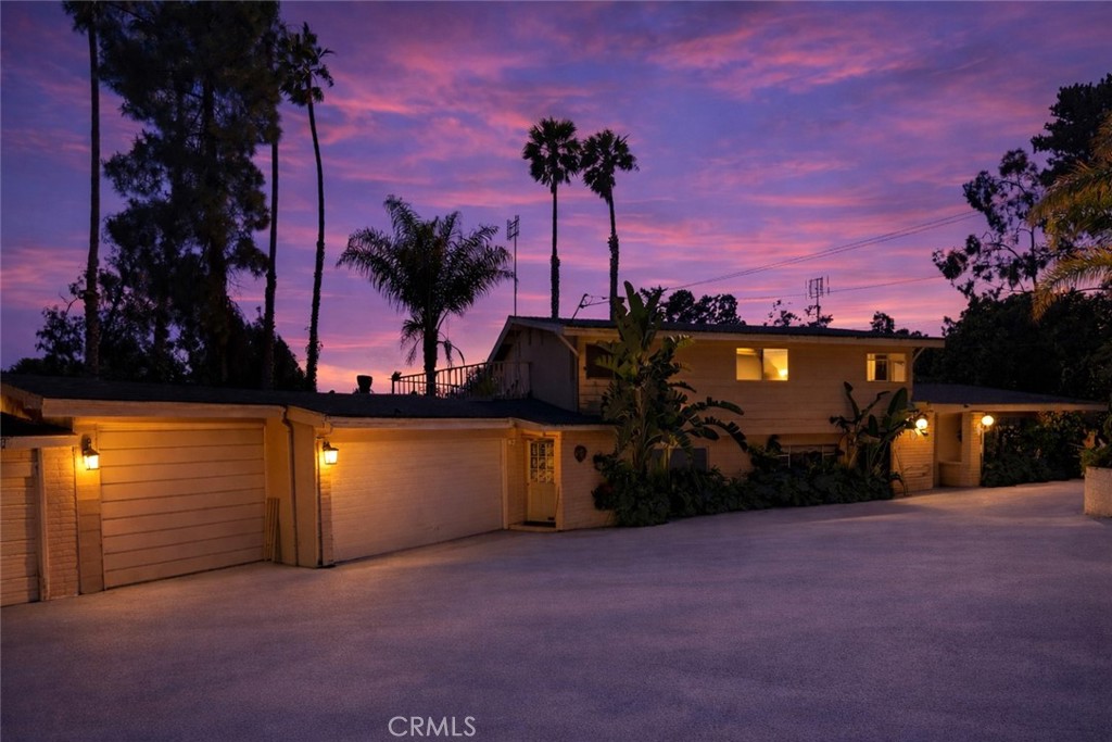 15 La Crescenta Drive