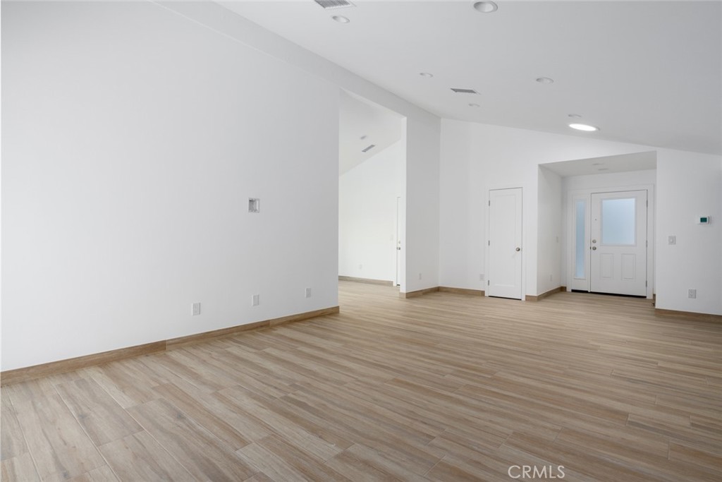 3410 S Woodland Place