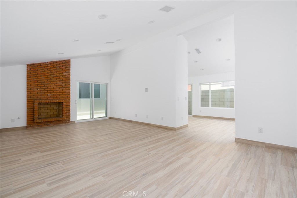 3410 S Woodland Place