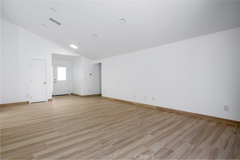 3410 S Woodland Place