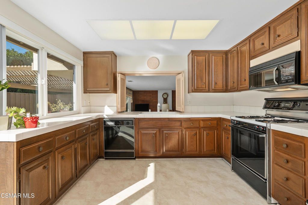 Photo of 1642 Bucksglen Court, Westlake Village, CA 91361 (MLS # 225005780)