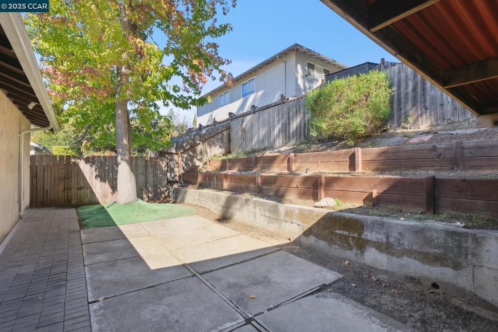 OAKLAND - Residential