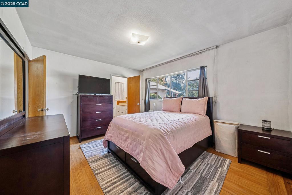 OAKLAND - Residential