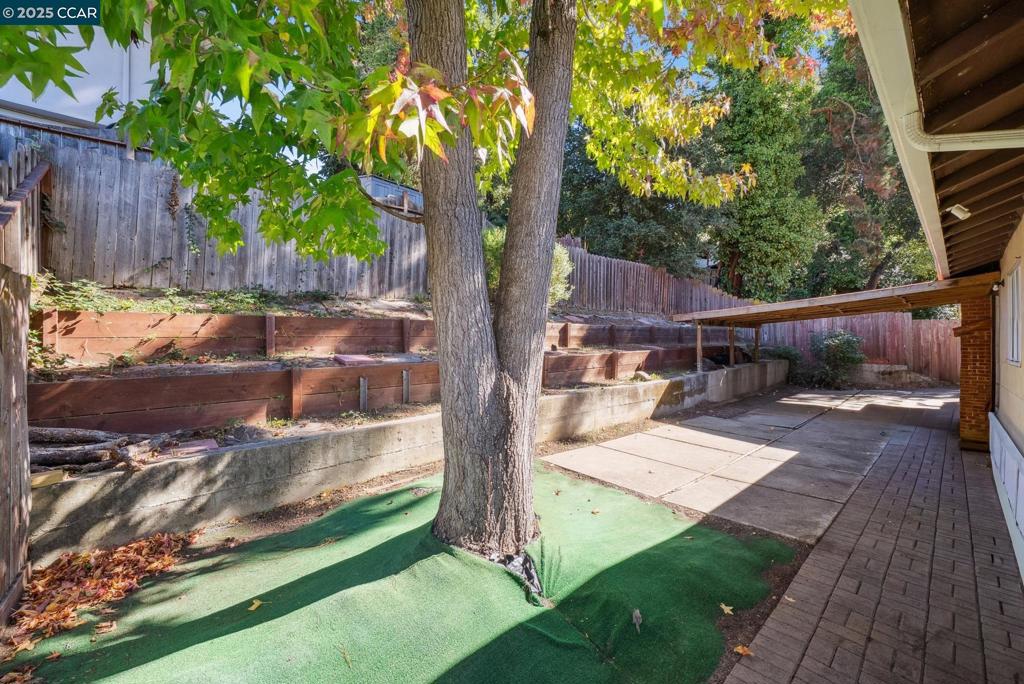 OAKLAND - Residential