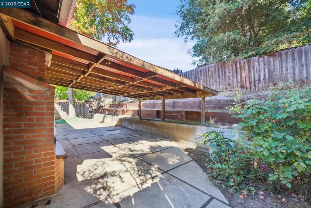 OAKLAND - Residential