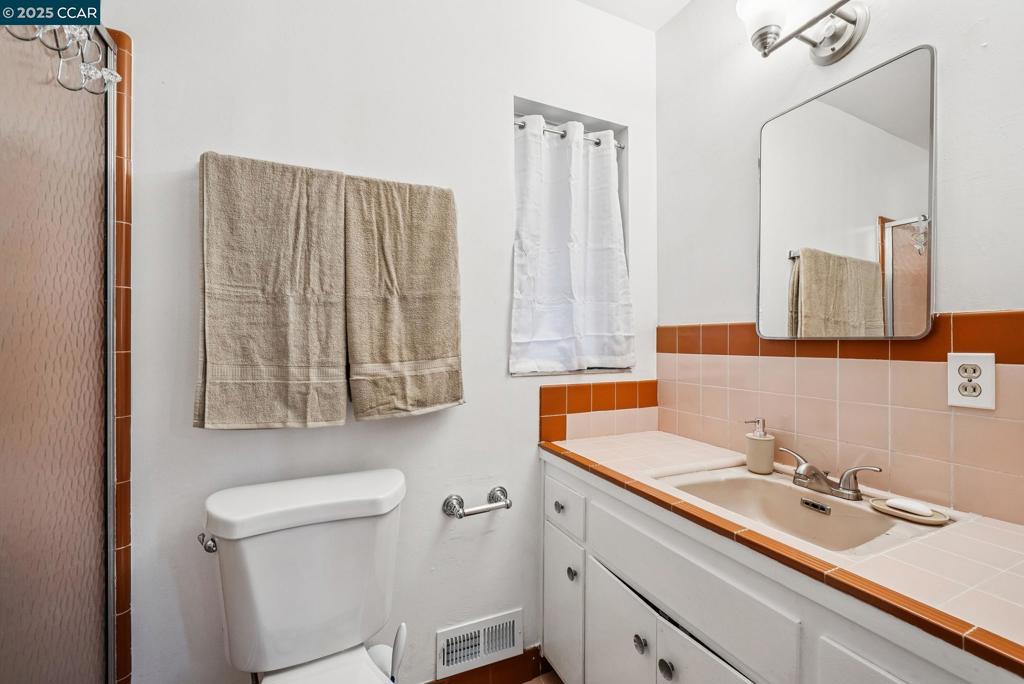 OAKLAND - Residential