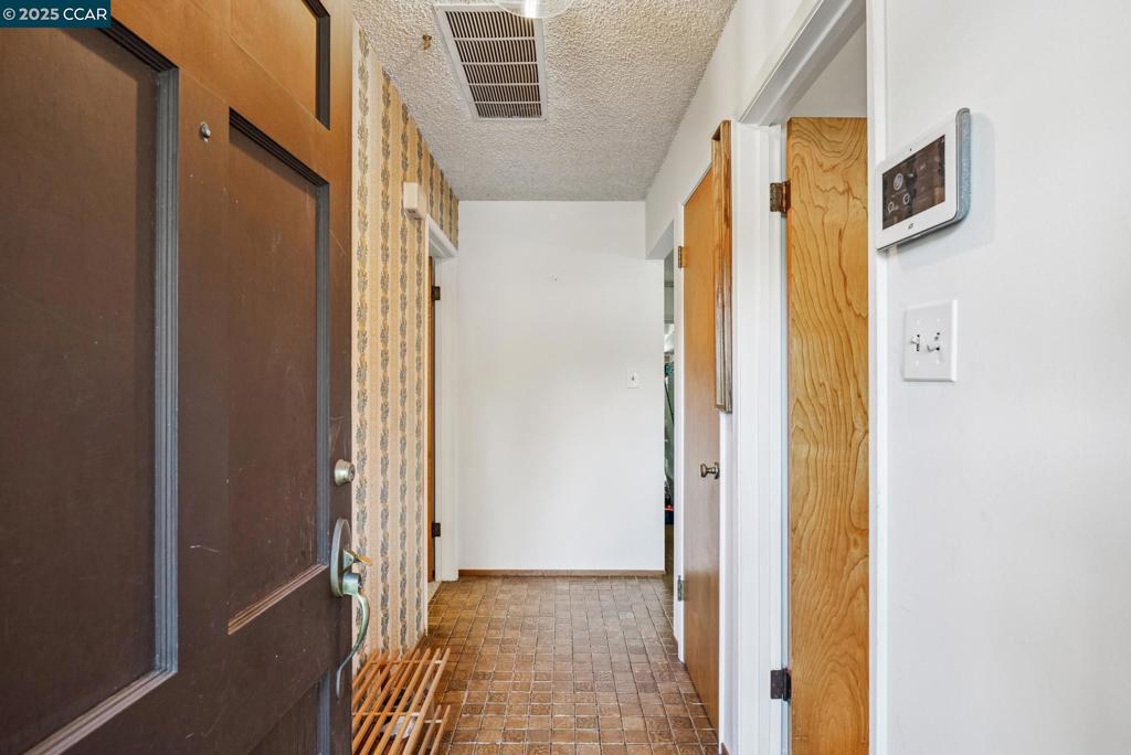 OAKLAND - Residential