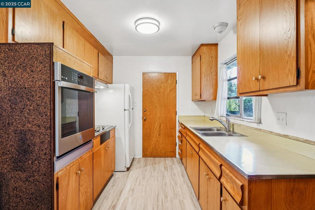 OAKLAND - Residential