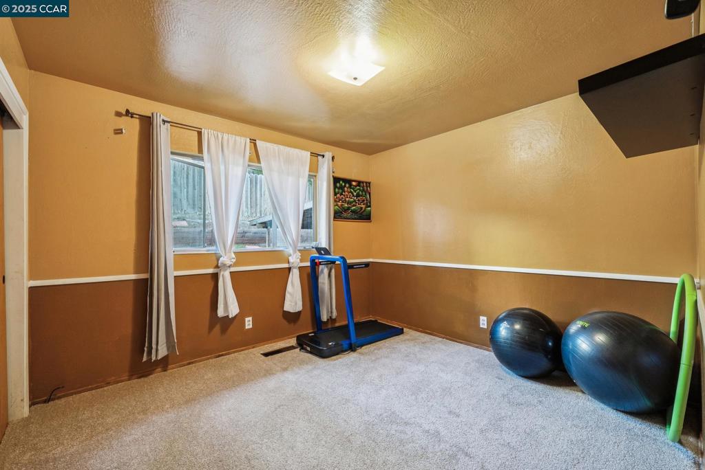 OAKLAND - Residential