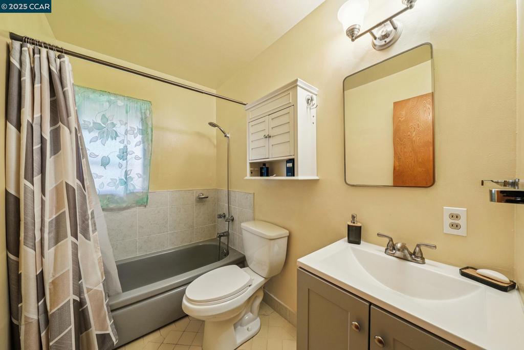 OAKLAND - Residential