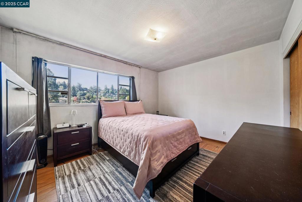 OAKLAND - Residential