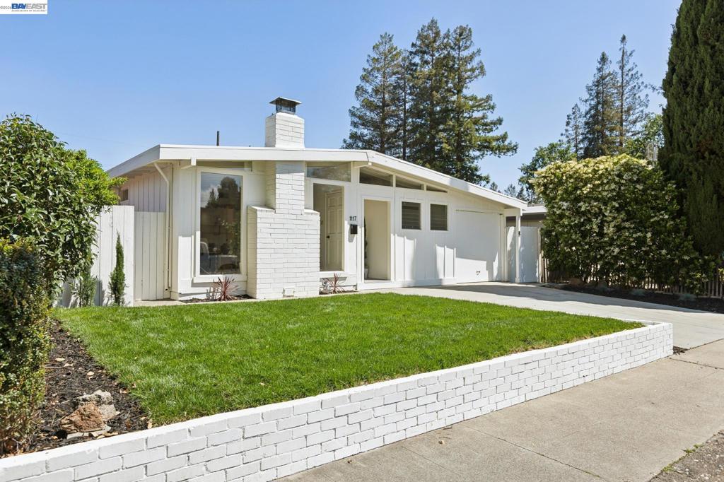 1117 Poinciana Dr Dr, Sunnyvale CA 94086